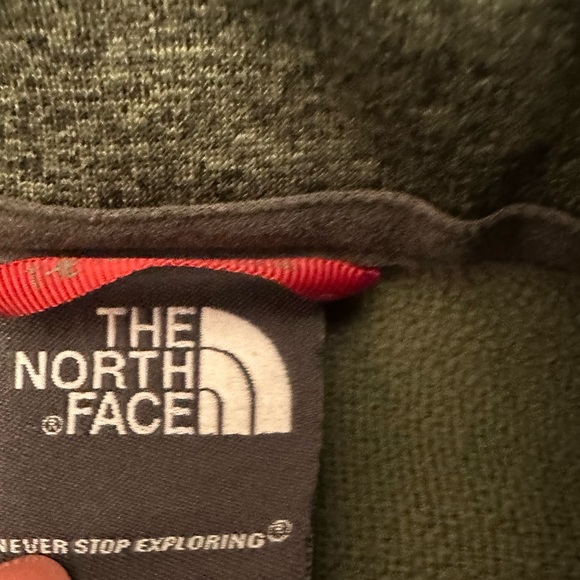 The North Face men’s green 1/4 zip pullover. Size medium - Picture 3 of 6